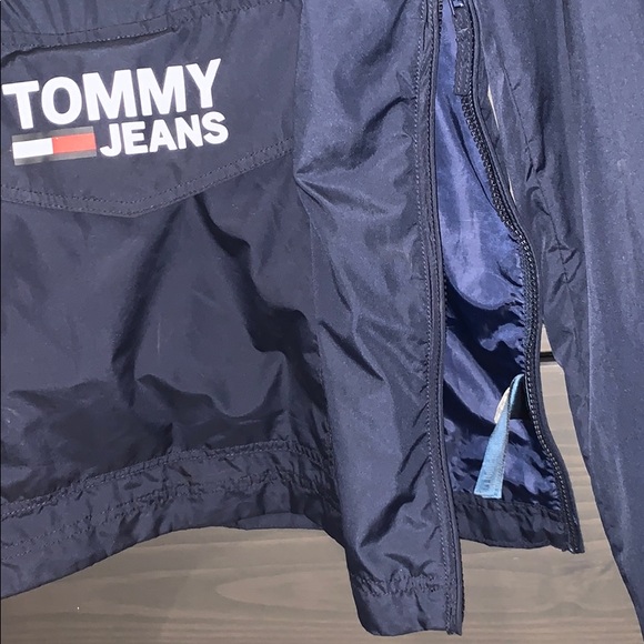 SOLD Tommy Hilfiger Windbreaker - Picture 6 of 8